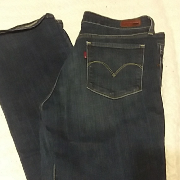 Levis - Picture 1 of 2